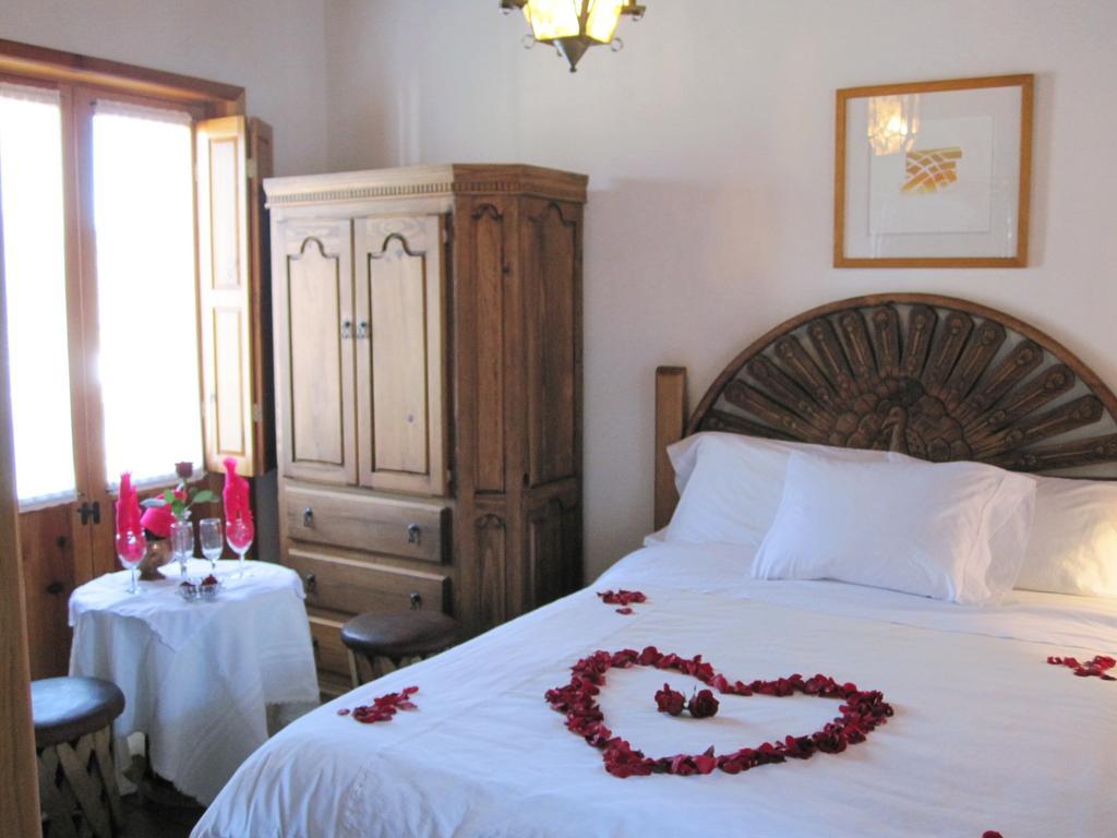 Hotel Estancia De La Era B&B Patzcuaro Room photo