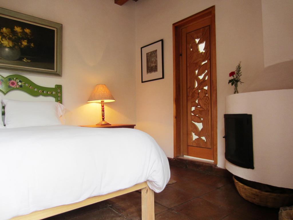 Hotel Estancia De La Era B&B Patzcuaro Room photo