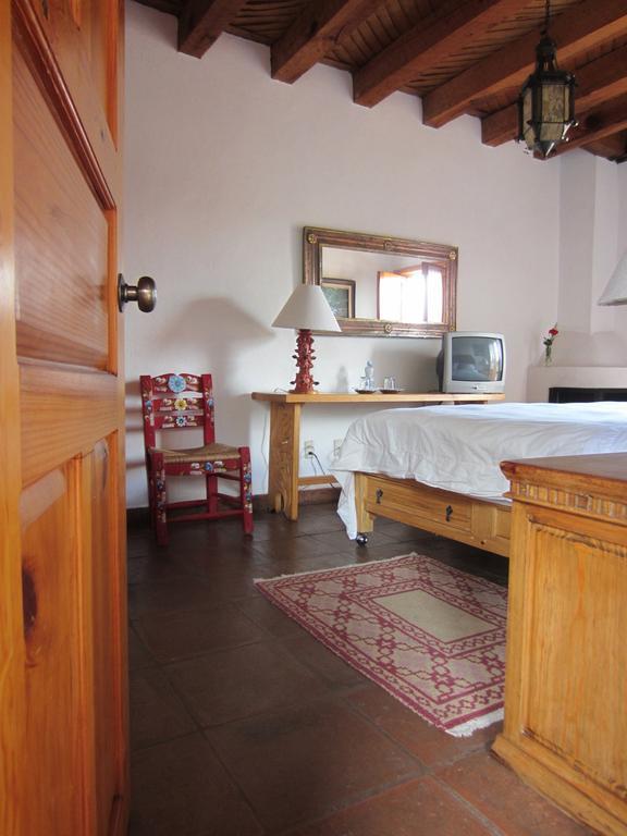 Hotel Estancia De La Era B&B Patzcuaro Room photo