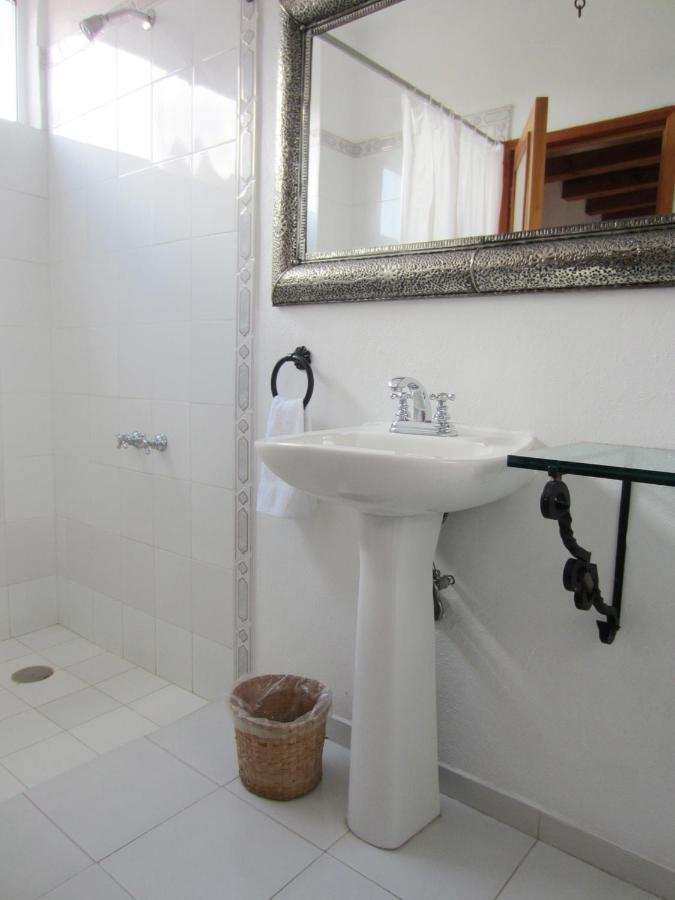 Hotel Estancia De La Era B&B Patzcuaro Room photo